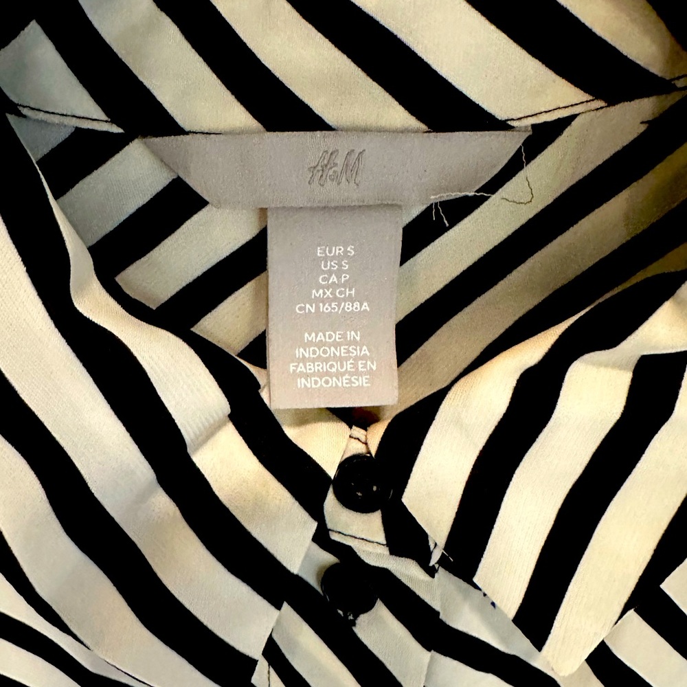H&M blouse classic stripe in black & cream. Never worn